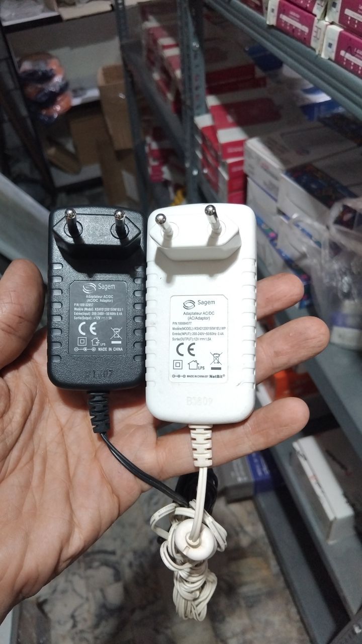 آداپتور 12 ولت 1.5 آمپر دیواری 12V-1.5A ساژم درجه یک